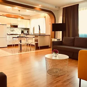 https://apartamenty-stara-cukiernia.krakowhotelspoland.com
